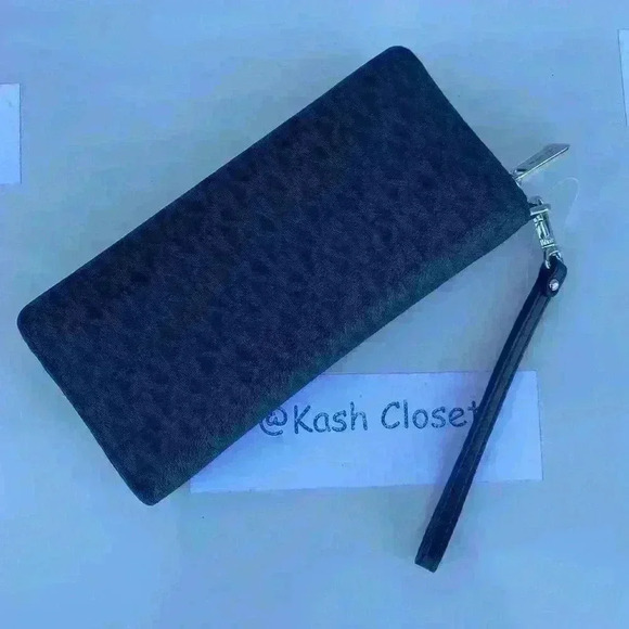 Michael Kors Travel Continental Wristlet Wallet Large MK Signature Black - Picture 5 of 7